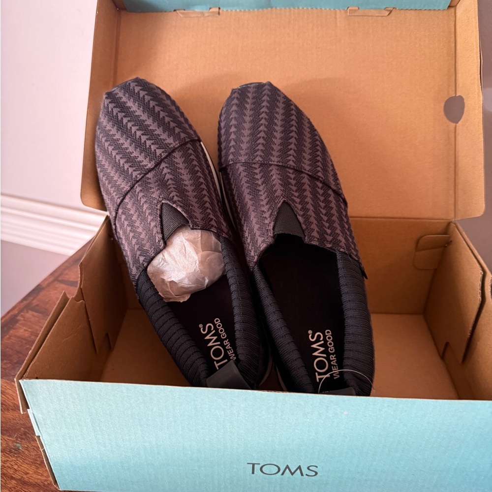 TOMS Men's Brown Patterned Slip-Ons